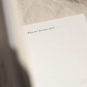 'Unravel' A Self-Reflection Journal